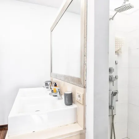 Lightbooking Panchita De Piscina Apartamento