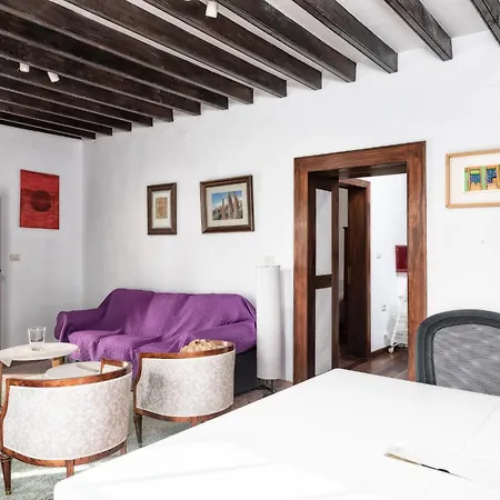 Lightbooking Panchita De Piscina Apartamento